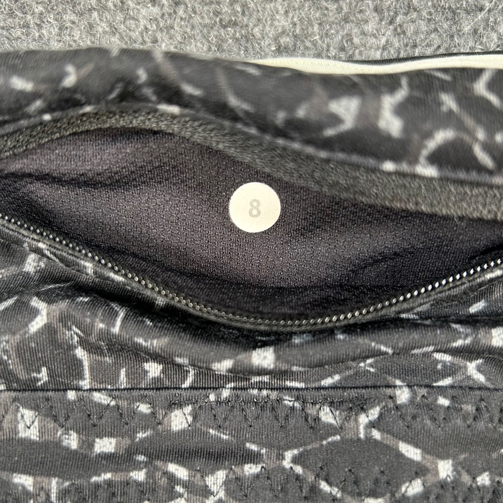 Lululemon Real Quick Crop Leggings 8 Samba Snake Battleship Blk Wht Yoga‎  Capri - Picture 4 of 7
